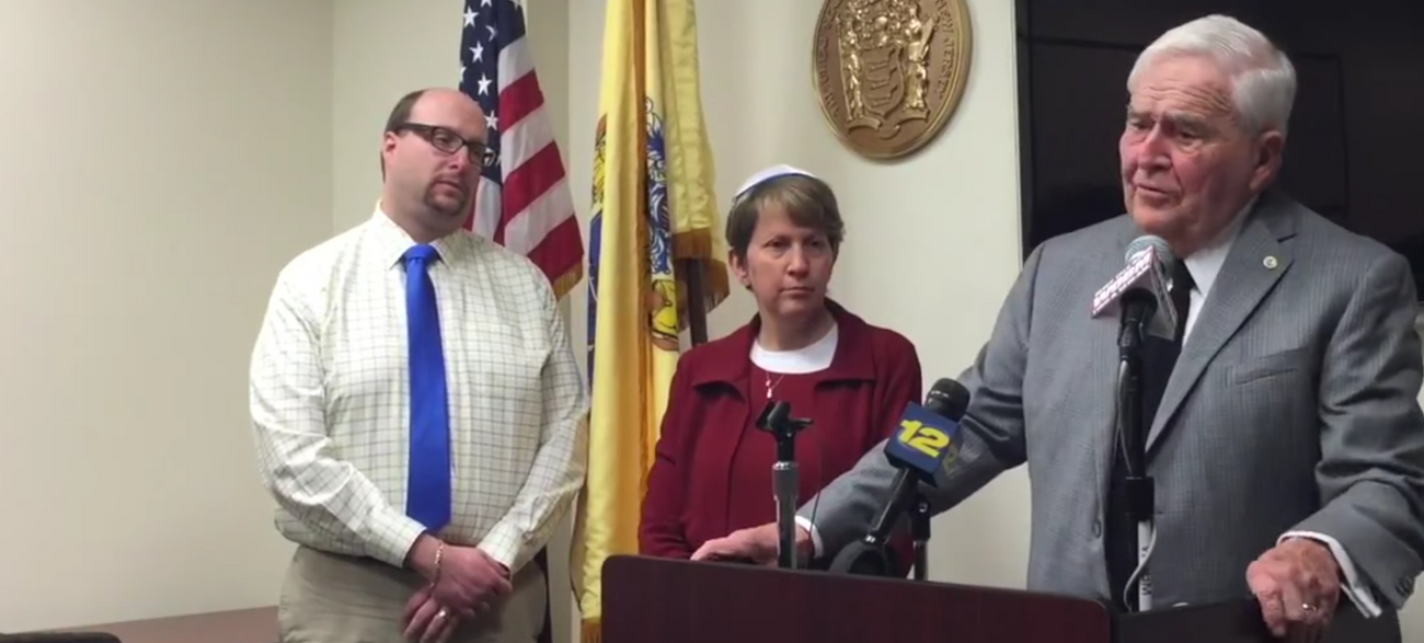 Le maire déclare que les tentatives des juifs orthodoxes d'acheter des maisons sont une "invasion"