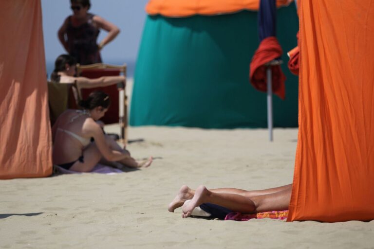 Les Juifs français trouvent un refuge contre l'antisémitisme à Deauville - mais cela durera-t-il ?