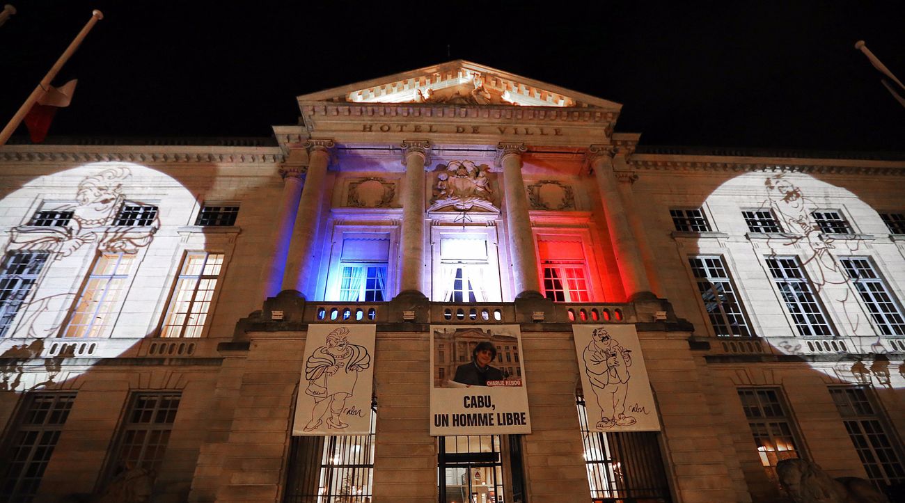 Slogans antisémites et croix gammées peintes sur une synagogue française