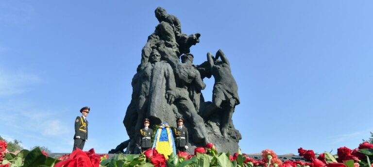 "Tuez les Juifs" peint sur une synagogue ukrainienne