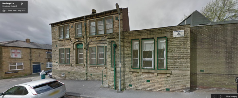 Un directeur anglo-musulman enseigne que les Juifs veulent gouverner le monde