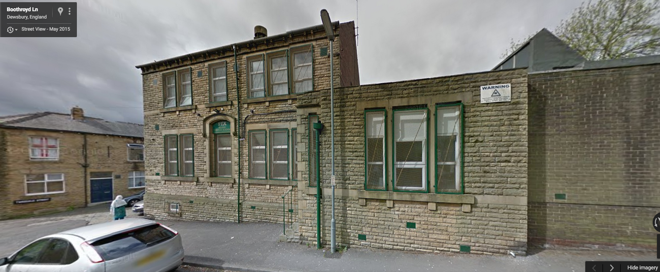 Un directeur anglo-musulman enseigne que les Juifs veulent gouverner le monde