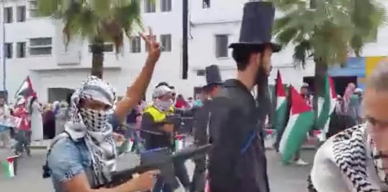 Un événement pro-palestinien au Maroc présente de faux "prisonniers Haredi"