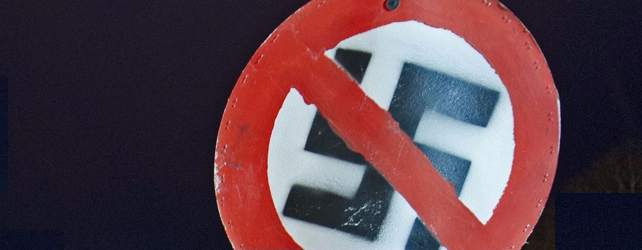 Une maison de Brooklyn vandalisée avec un graffiti "Hitler était un héros"