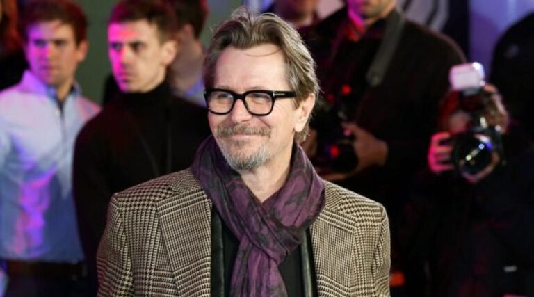 Gary Oldman dénonce les "hypocrites" qui fuient Mel Gibson