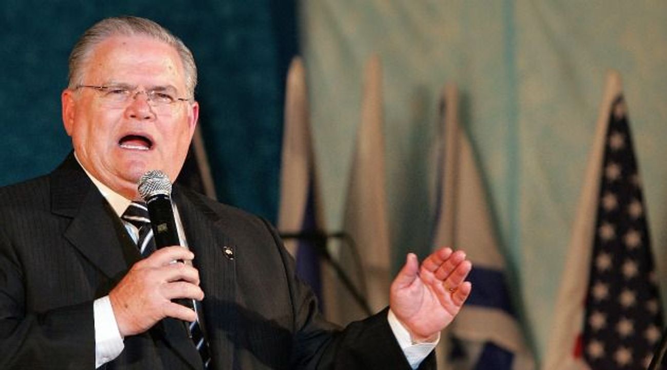 Hagee clarifie les propos « antisémites » contre Obama