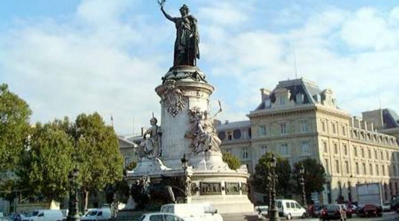 Un adolescent juif portant la kippa attaqué avec un pistolet paralysant Taser à Paris