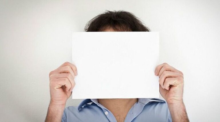 Antisémitisme et anonymat sur Twitter