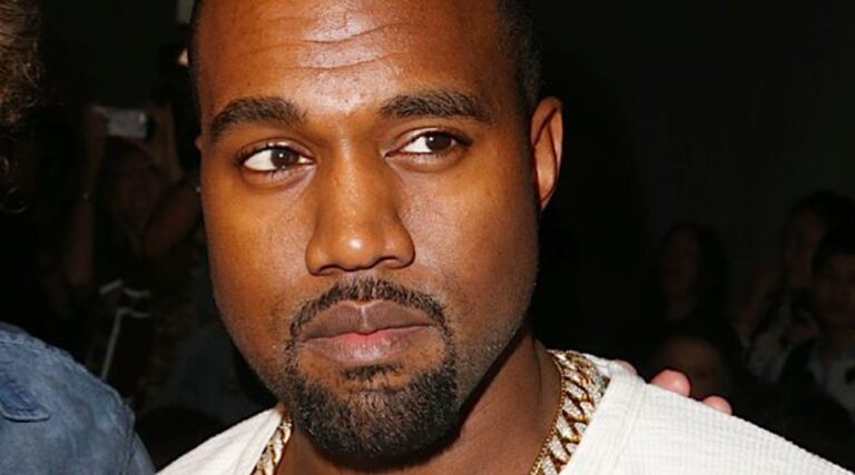 Farrakhan dit à Kanye de ne pas s'excuser pour une remarque juive