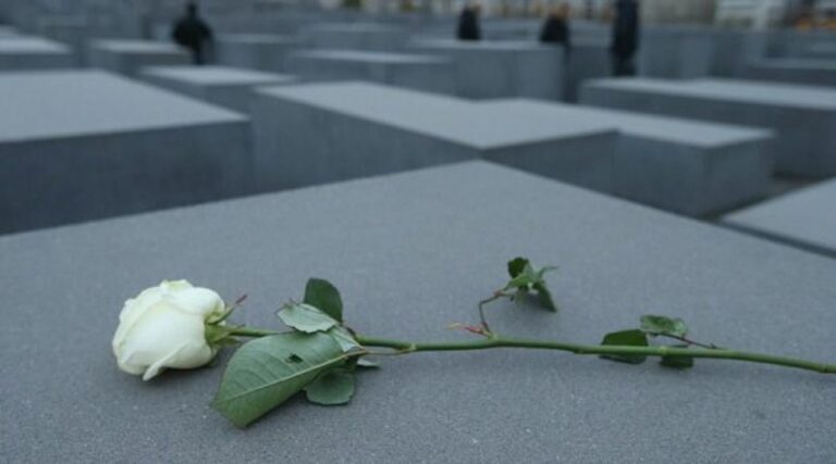 L'Allemagne ne fait pas que simuler la contrition de l'Holocauste