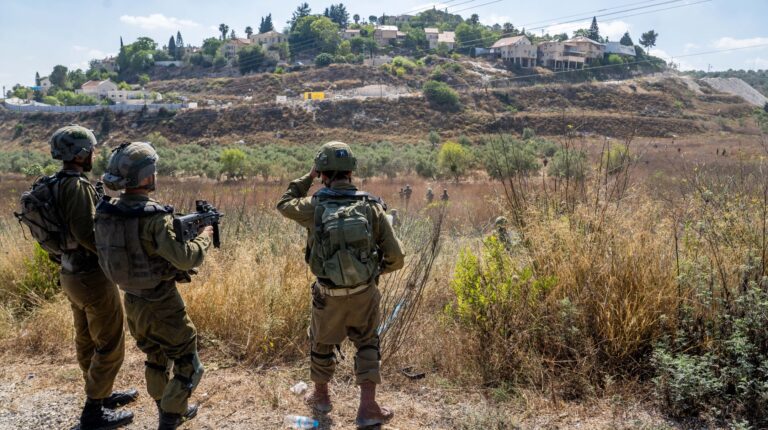 Un Palestinien armé tue un soldat israélien à l'extérieur de Kedumim, la colonie de Bezalel Smotrich
