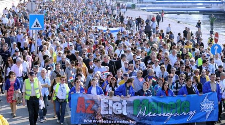 Un grand rassemblement en Hongrie dénonce l'antisémitisme