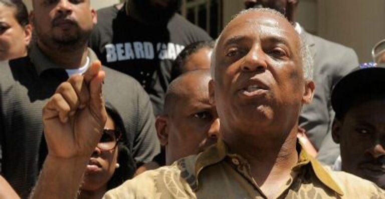 Black Firebrand est en guerre dans un quartier à forte concentration juive