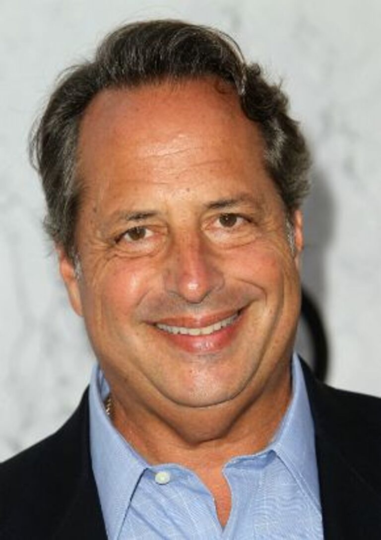 Jon Lovitz se montre sévère face aux crimes haineux