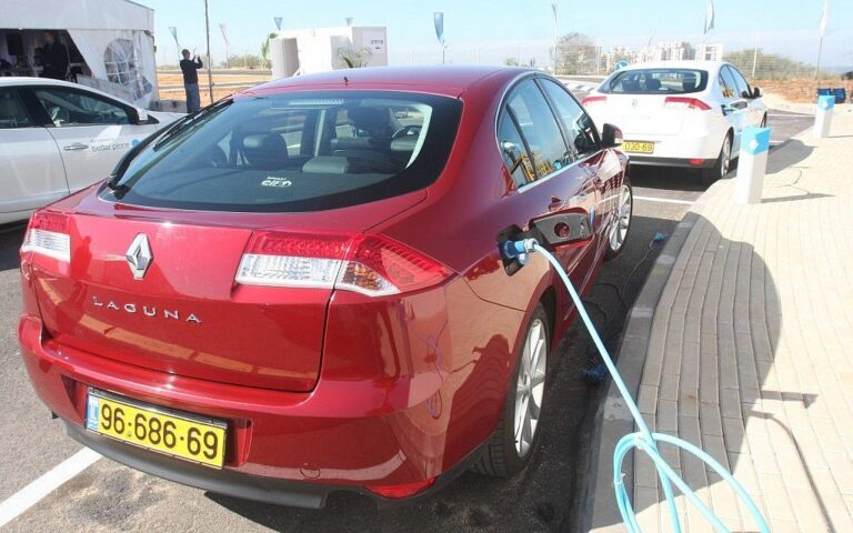 Environ un tiers des voitures sur les routes israéliennes seront électriques d'ici 2030, selon les projets du gouvernement