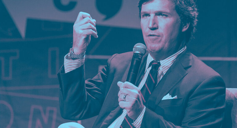 Tucker Carlson était trop extrême pour Fox News.  Sa haine et son antisémitisme n'ont pas leur place sur Twitter