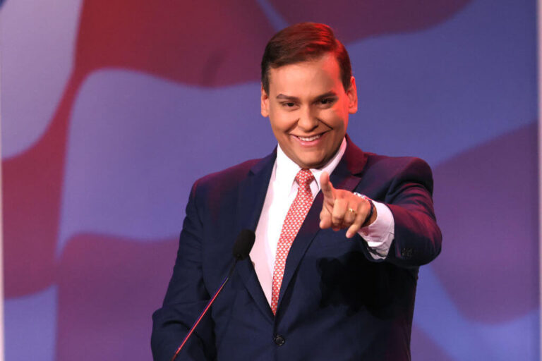 George Santos a exploité le traumatisme juif pour remporter les élections