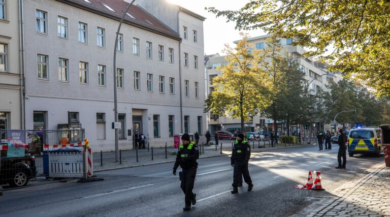 La police enquête sur deux cocktails Molotov lancés sur une synagogue allemande