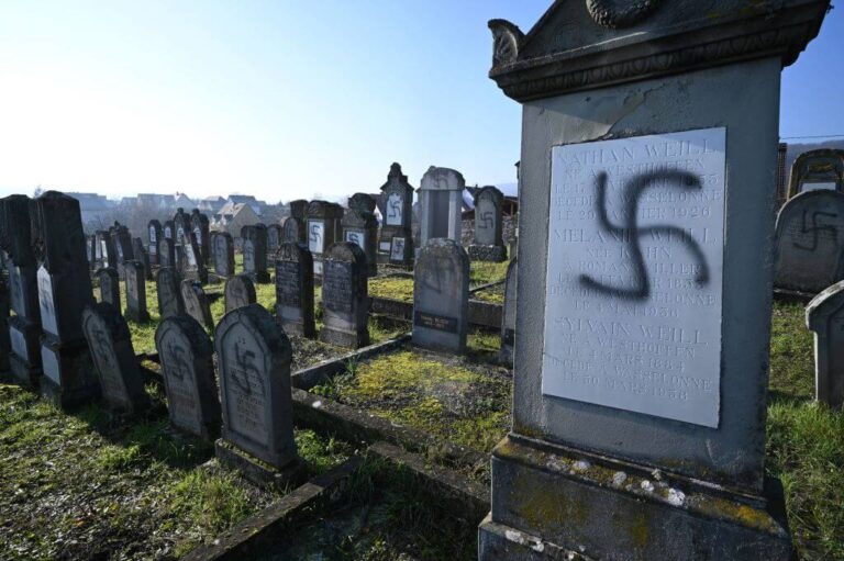 L'antisémitisme n'est pas seulement une « haine des Juifs », c'est un racisme anti-juif