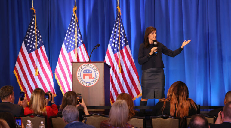 Lors d'un événement au New Hampshire, les candidats républicains à la présidentielle ont pointé du doigt l'Iran et Biden à la suite de l'attaque du Hamas