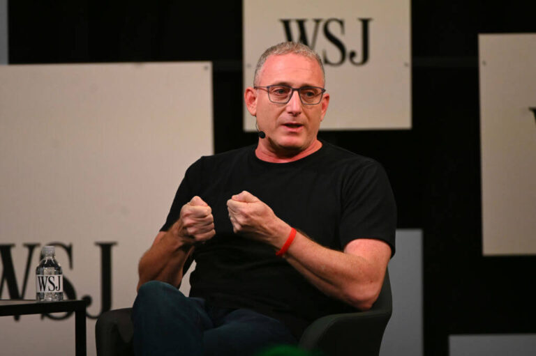 Former Waze CEO Noam Bardin is hoping his new social media site Post News will be a civilized alternative to Elon Musk's Twitter.