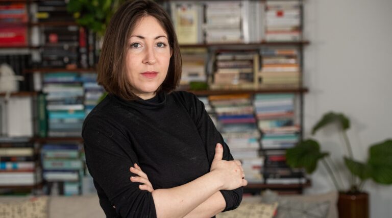 L'auteure "peu orthodoxe" Deborah Feldman est un paratonnerre dans le débat allemand sur la critique d'Israël