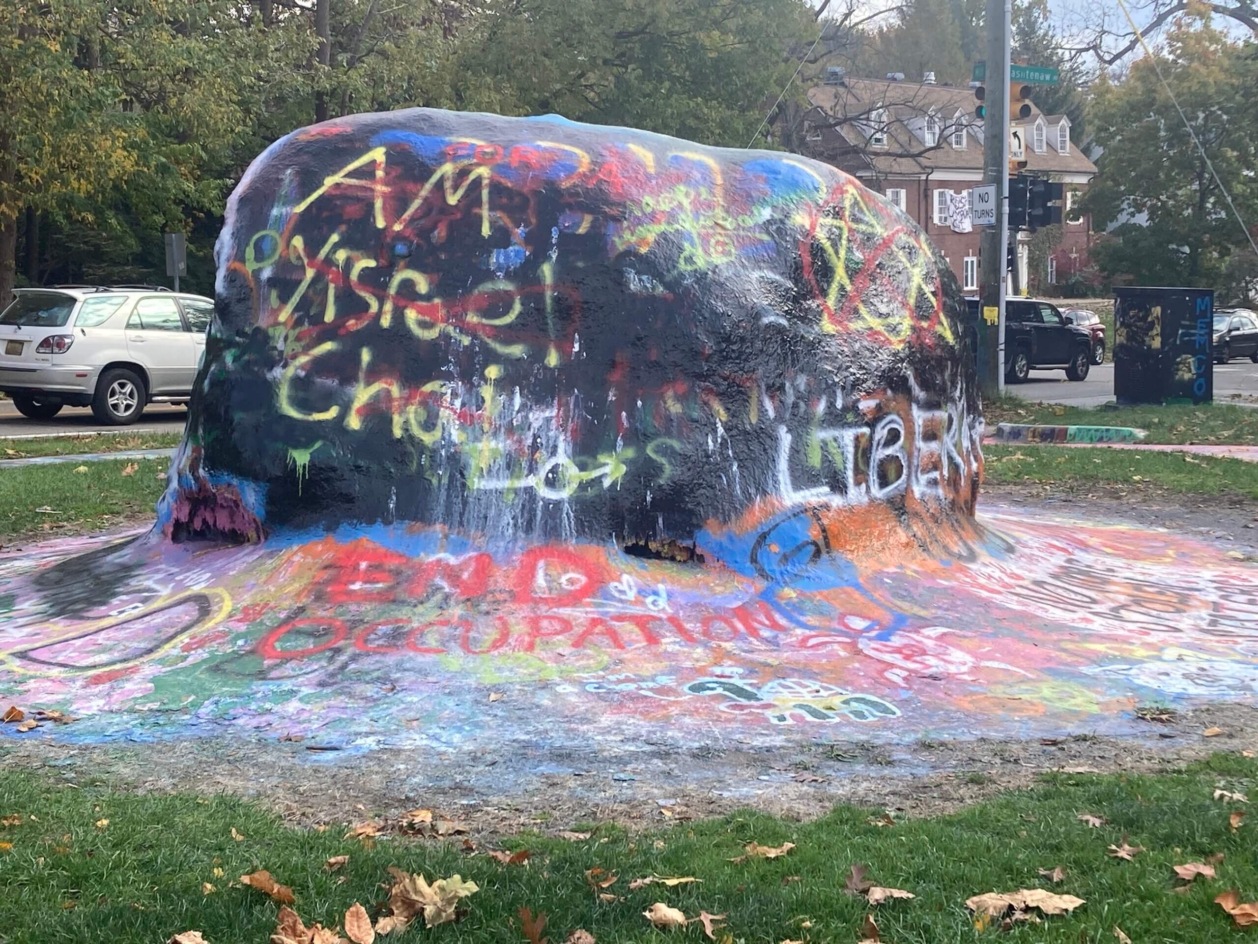 L’Université du Michigan suspend le vote sur des résolutions concurrentes sur la guerre entre Israël et le Hamas