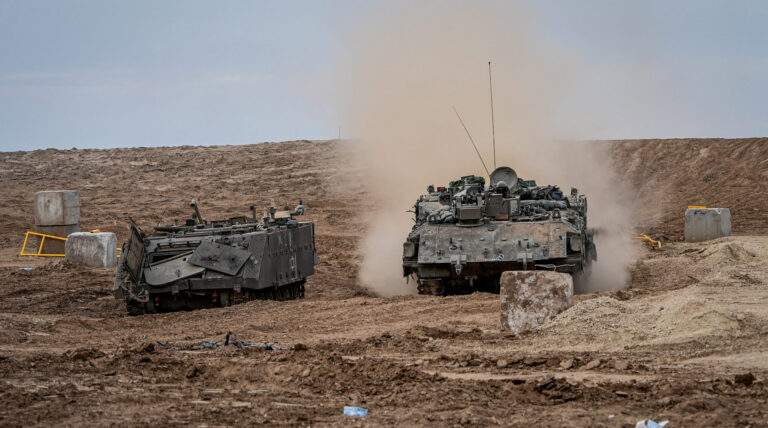 Les forces israéliennes tuent par erreur trois otages lors des combats à Gaza, selon Tsahal