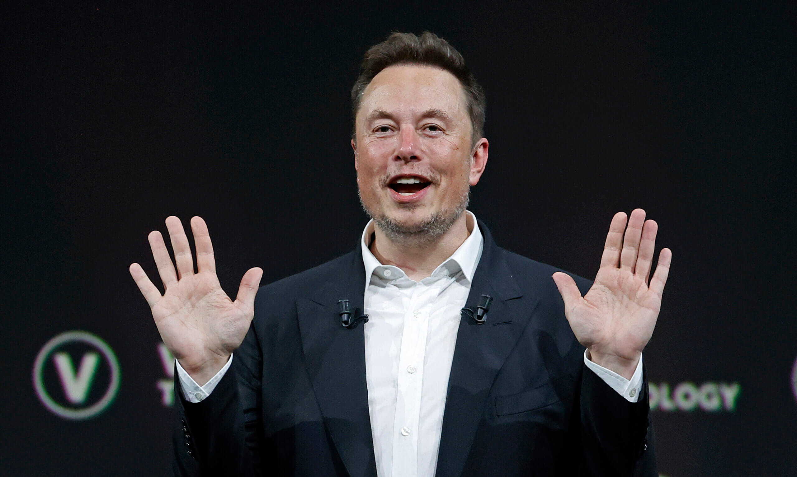 Pourquoi tous ces dirigeants juifs rampent-ils devant Elon Musk ?