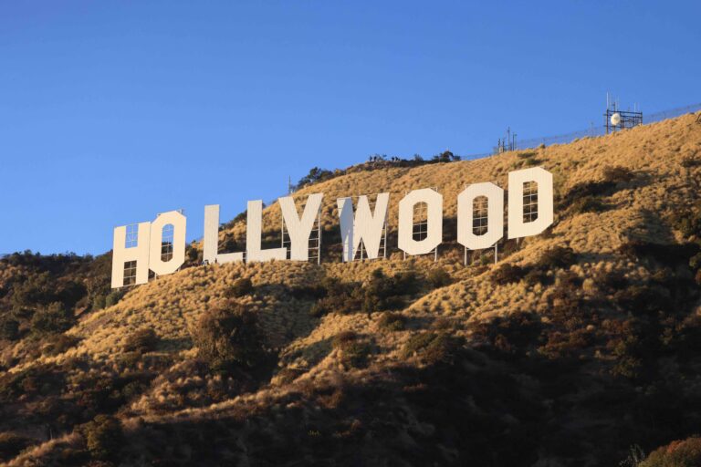 Ce groupe pense que les Juifs ne constituent pas une minorité protégée à Hollywood. Voici comment ils tentent de changer cela