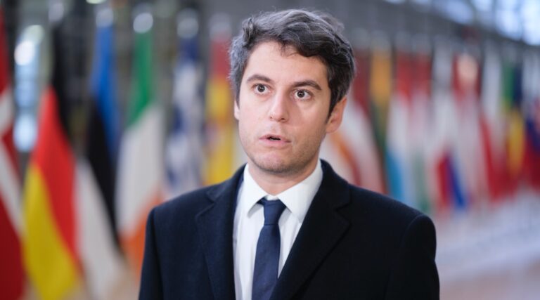 Gabriel Attal, le nouveau Premier ministre français, affirme que son identité juive et gay l'a façonné