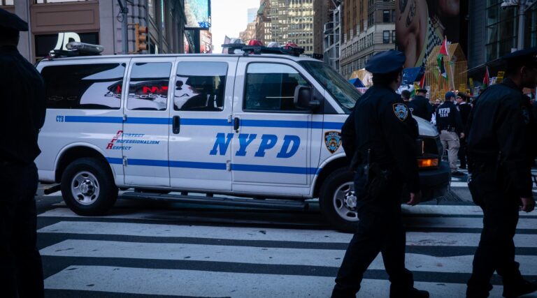 La police de New York signale 31 crimes antisémites en décembre, alors que la vague de guerre à Gaza semble s'atténuer