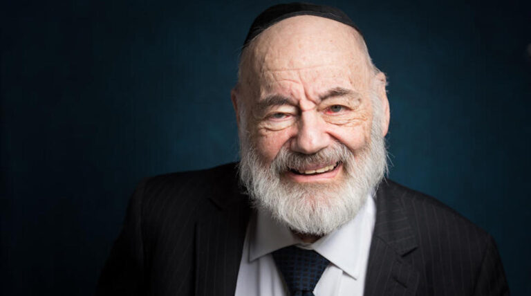 Le rabbin Zevulun Charlop, doyen qui a dirigé le séminaire de la Yeshiva U pendant sa période de croissance, est décédé à 94 ans
