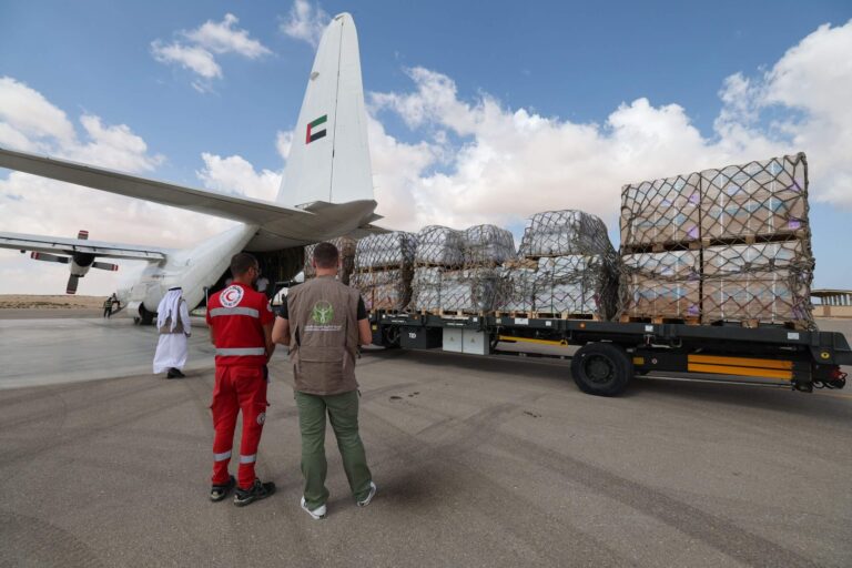 Les Gazaouis meurent de faim.  Des largages aériens d’aide pourraient aider à changer cela