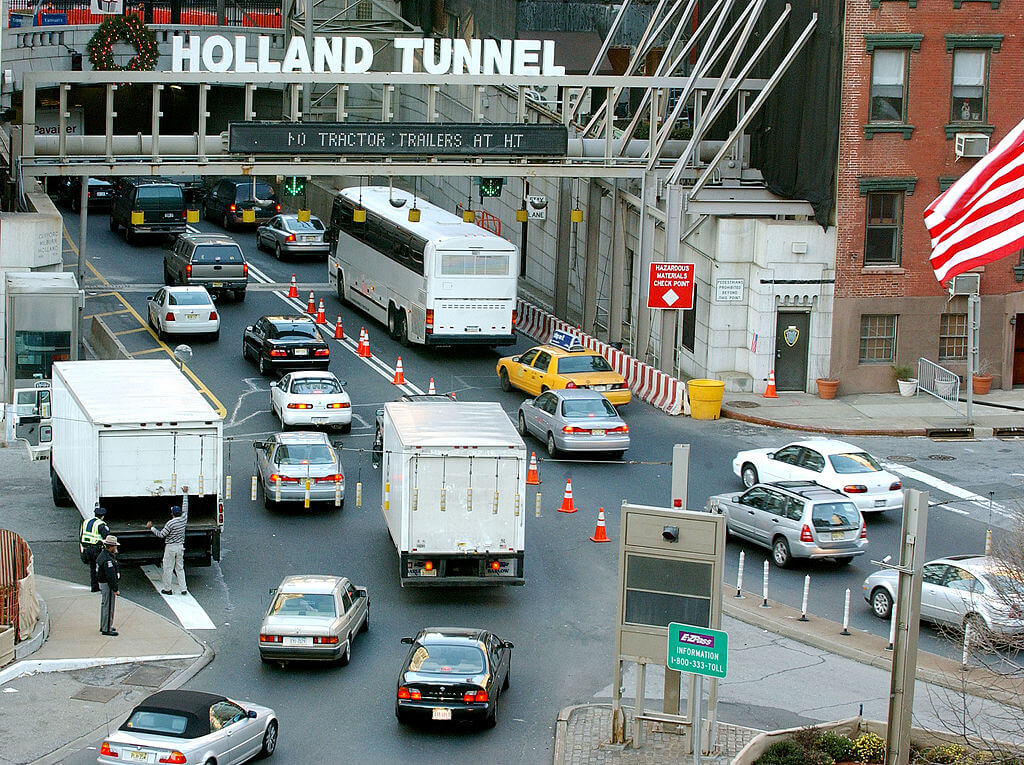 Un matin en désordre à New York alors que les manifestations pro-palestiniennes ont fermé les ponts de l'East River et le Holland Tunnel