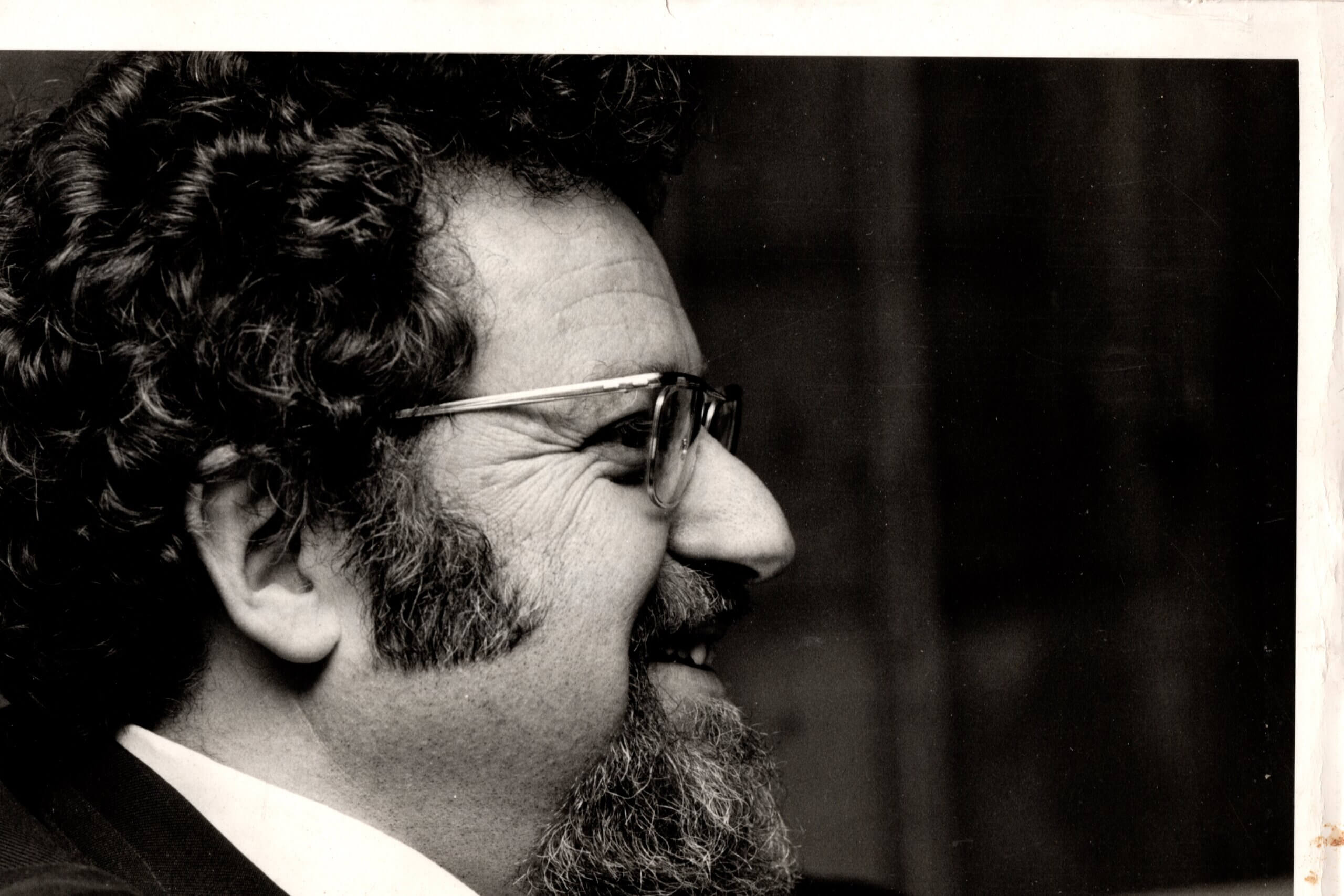 ייִדישער ליטעראַטור־פֿאָרשער מענדל גאָלדשמיד אי֖ אַרועק צו 88 יאיY Emanuel S. Goldsmith, spécialiste de la littérature iddish, est décédé à 88 ans