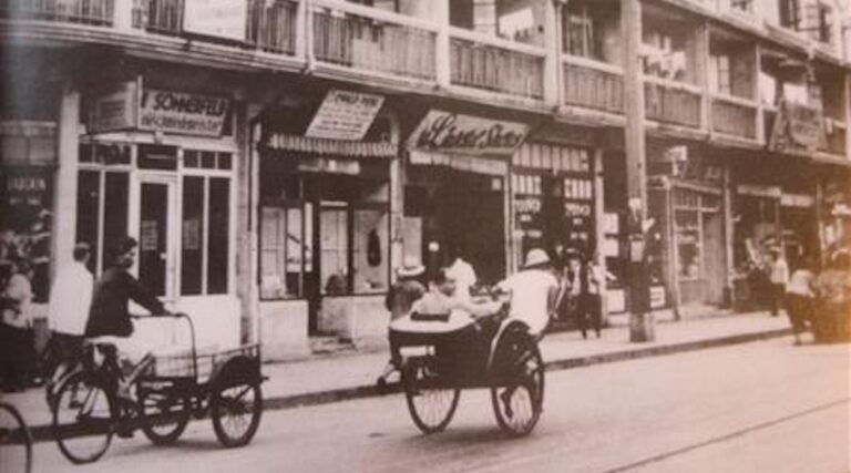 Dans une comédie musicale de Roméo et Juliette à Shanghai pendant la Seconde Guerre mondiale, les réfugiés chinois et juifs sont des amants maudits