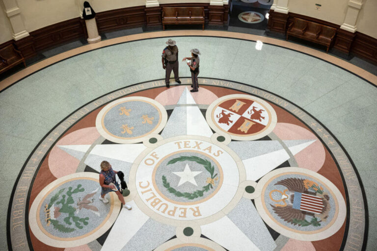 Des groupes juifs s'opposent à la nouvelle loi du Texas qui autorise les aumôniers non agréés à remplacer les conseillers d'orientation scolaire