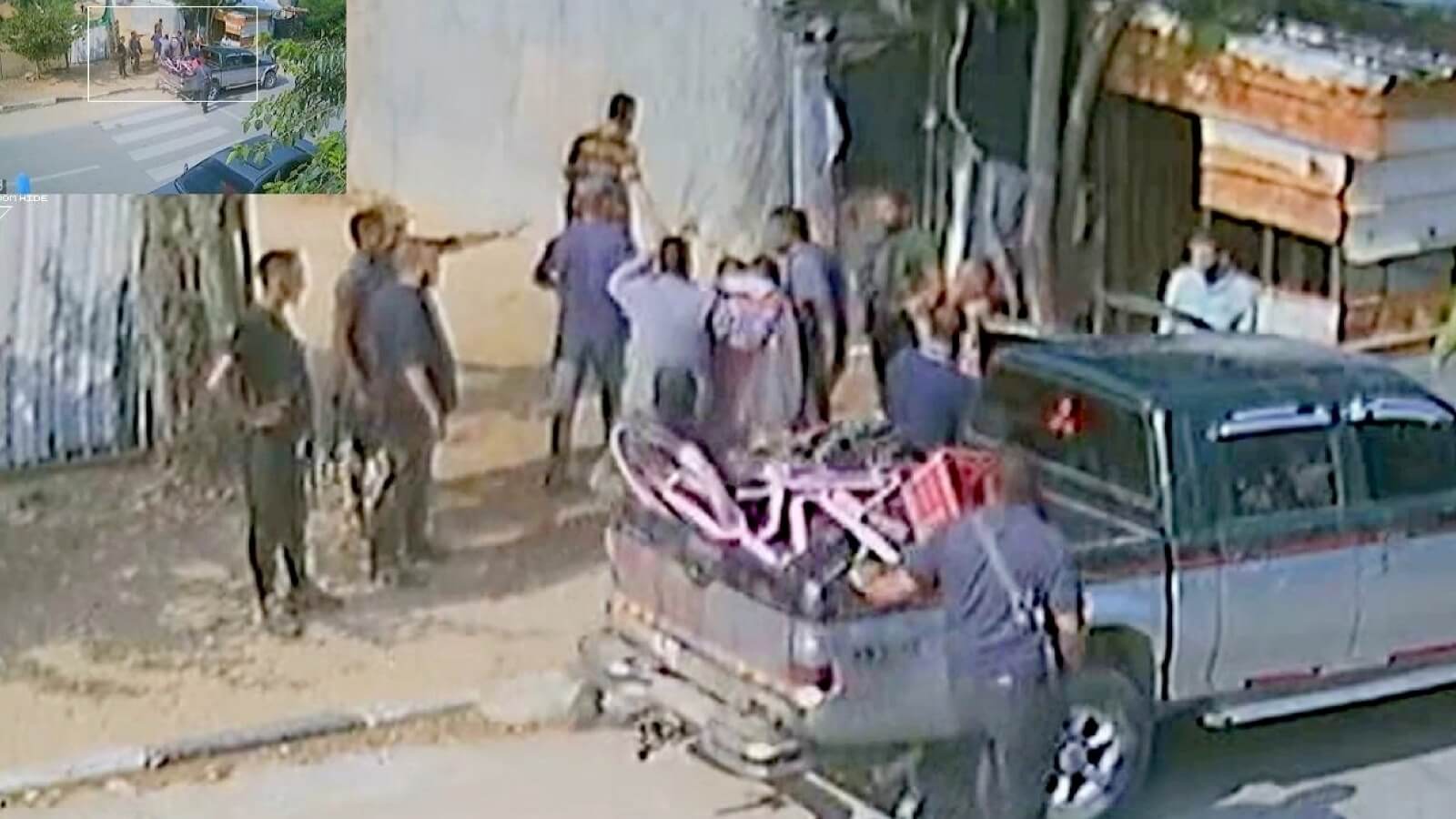 L'armée israélienne publie des images découvertes à Gaza de la famille Bibas enlevée