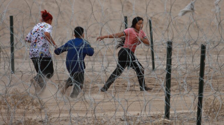 Le débat sur l’aide à Israël a révélé des différences entre les groupes juifs sur l’immigration