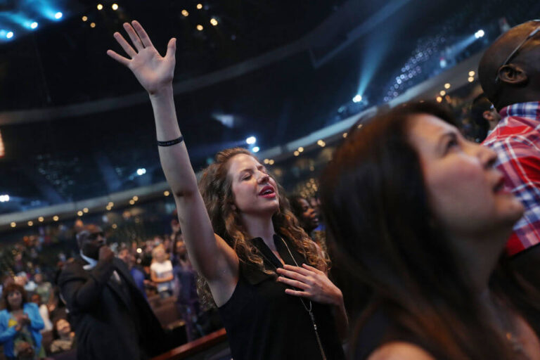Le fusil AR-15 du tireur de Megachurch portait un autocollant « Palestine »