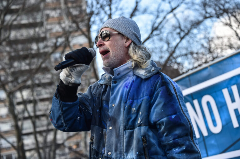Matisyahu affirme que les salles ont annulé ses spectacles en raison de l'antisémitisme