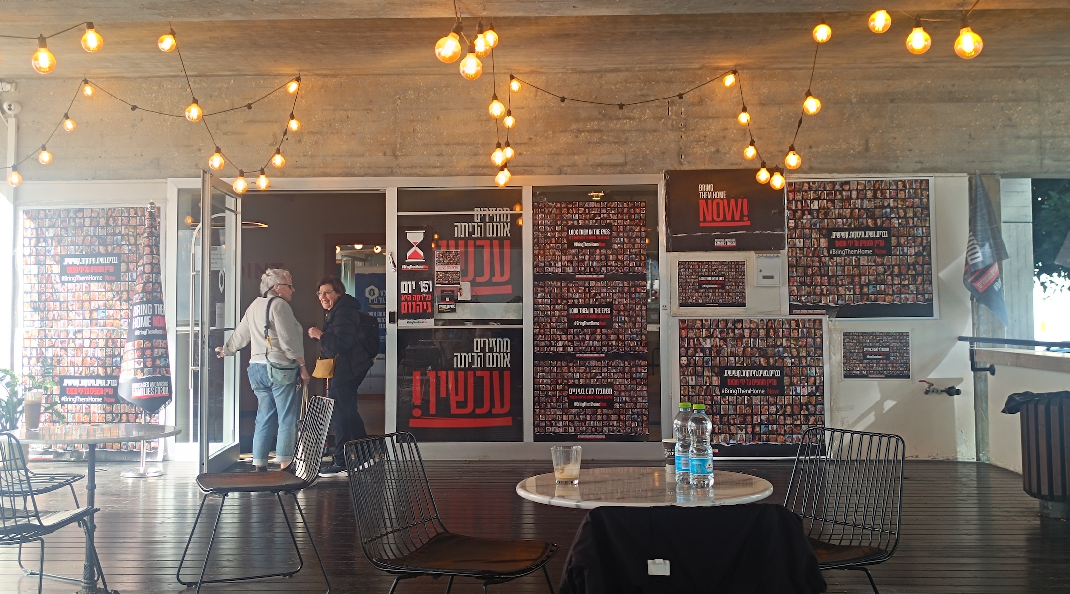 Cinq mois après le 7 octobre, les volontaires luttent contre la fatigue alors qu'ils militent pour la libération des otages