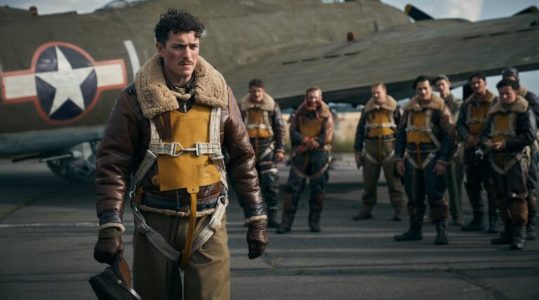 La véritable histoire juive du lieutenant Robert « Rosie » Rosenthal, pilote héroïque dans « Masters of the Air » sur Apple TV+