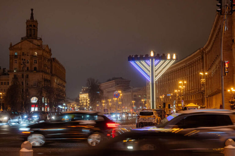 De nombreux Juifs ukrainiens ont laissé plus de deux ans de guerre.  Beaucoup d’autres sont toujours investis dans leurs communautés locales
