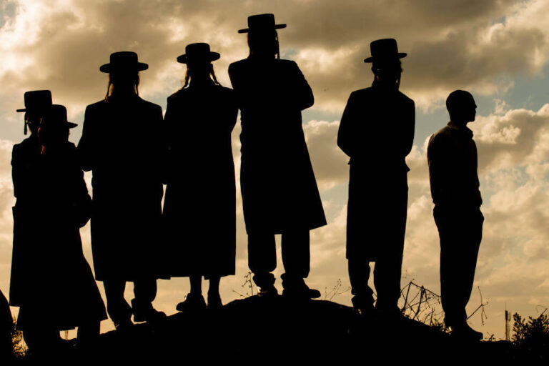 Enquête : Une grande majorité de Juifs israéliens souhaitent que les Haredim servent dans l’armée