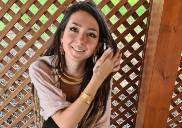 La photo du corps d'une femme tuée par le Hamas remporte un prix et suscite la controverse