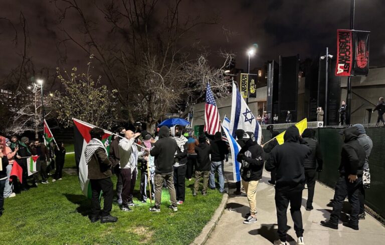 Les Juifs des campus californiens organisent des manifestations dans tout l'État alors que le Congrès lance une enquête sur l'antisémitisme à Berkeley