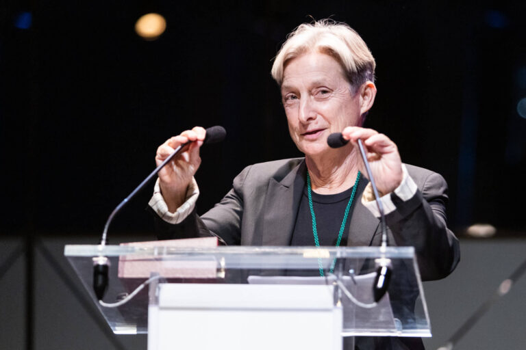 Non, Judith Butler n'a pas dit qu'elle soutenait le Hamas