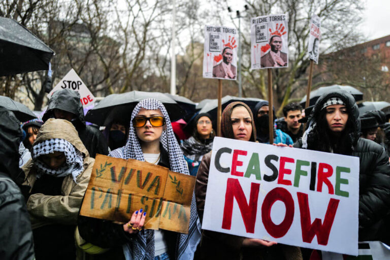 Pas de « soutien coordonné substantiel » : les écrivains critiquent PEN America pour sa réponse à la guerre à Gaza et rejettent l'invitation au festival